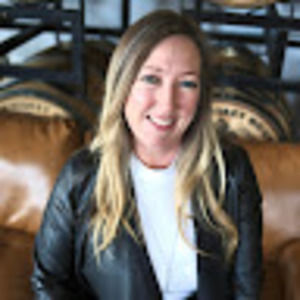 Meet your Posher, Leslie